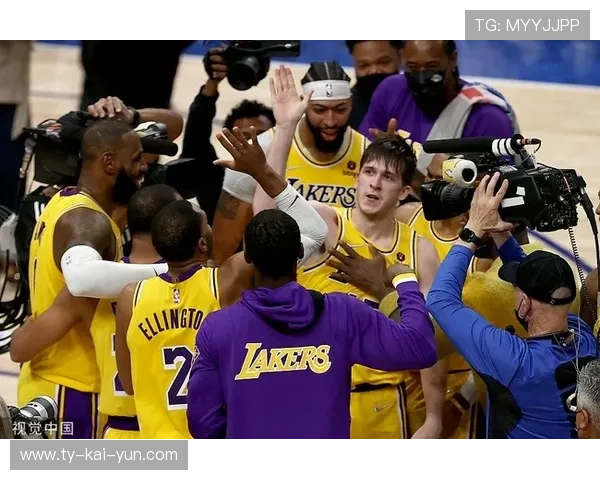 里夫斯伤缺四周影响交易价值,湖人赛季前景蒙阴影